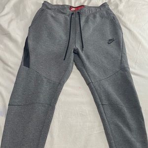 Nike Tech Fleece Jogger (GREY)